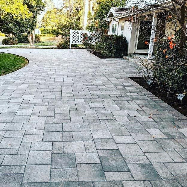 Interlocking driveway grey paver